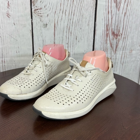 CLARK’s Unstructured Women's Cream Leather Sneakers Removable cushion Size 8 GUC - Picture 12 of 16